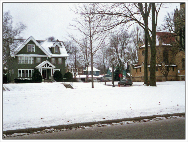 WEBFr-0-1-Snow-House-Church.jpg