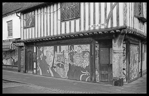 Tudor street art - not Banksey.