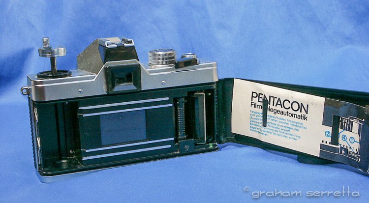 Praktica MTL3 Open back_Web.jpg