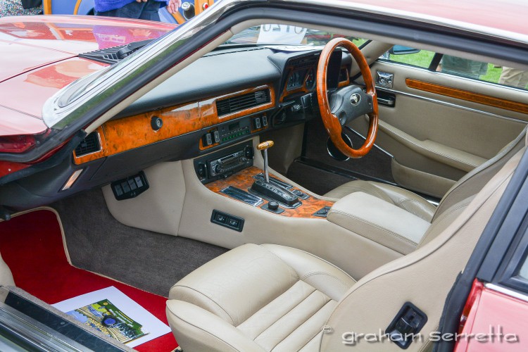 Jaguar XJS Double Six interior