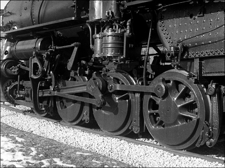 Locomotive-Heavy-Metal-WEB.jpg