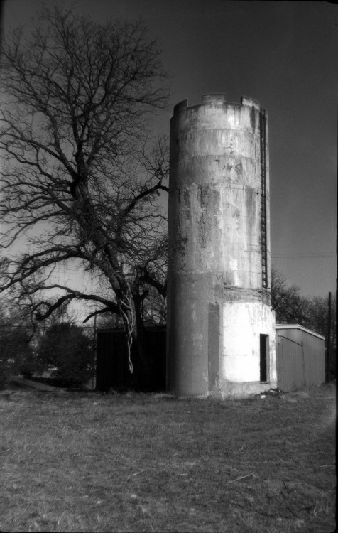 Test shot; Kodak Aero Plus-X, Instantaneous speed, #1 circular aperture setting, hyperfocal distance scale.